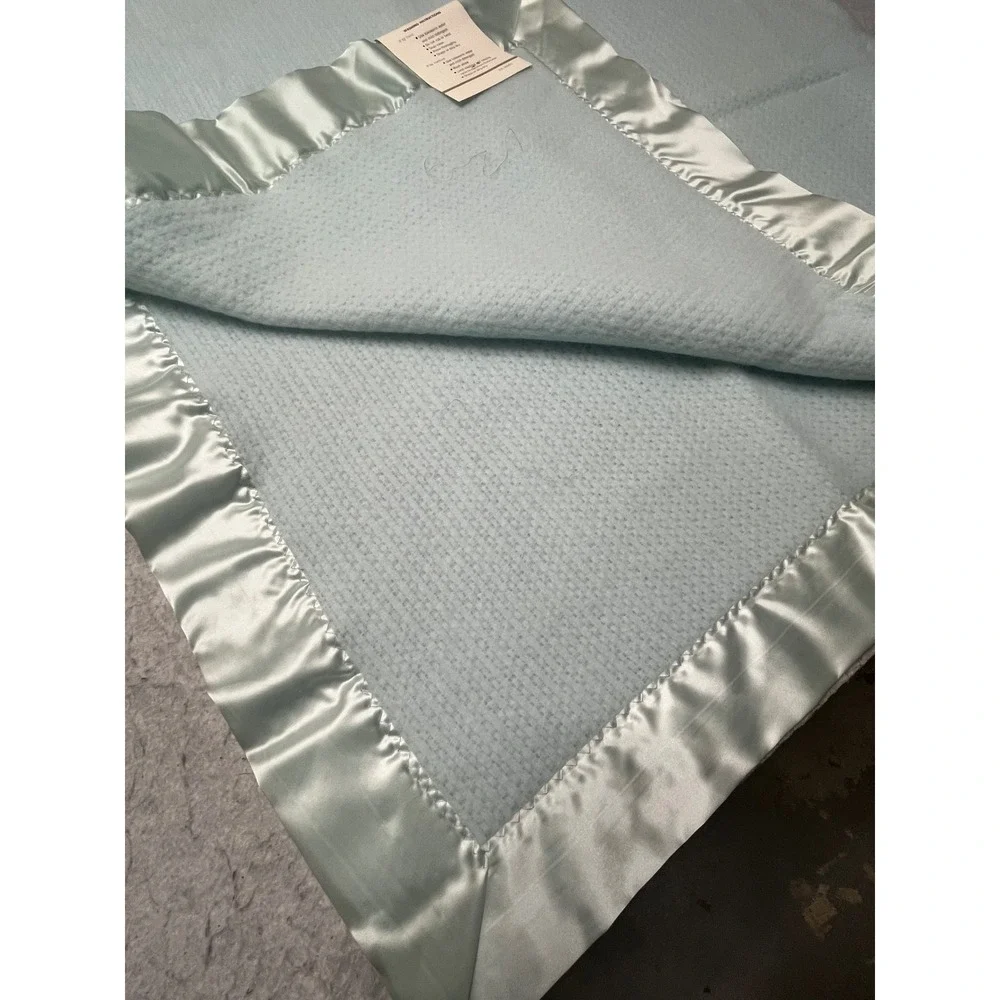 Vintage Bloomingdale's Thermal Crib waffle weave ‎ Blue Satin Trim  40x60 NEW